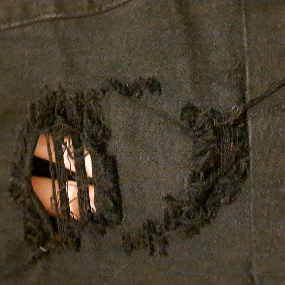 KanCan Black Distressed Shorts. Size 26. - Picture 3 of 11